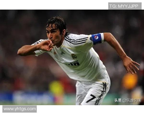 后卫足球明星的绰号大揭秘：你知道多少传奇背后的故事