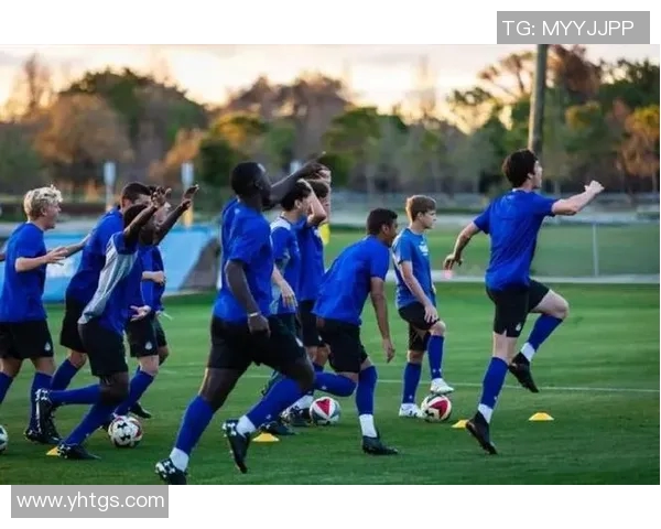 澳大利亚足球明星卡西尔的传奇生涯与对足球的热爱之路