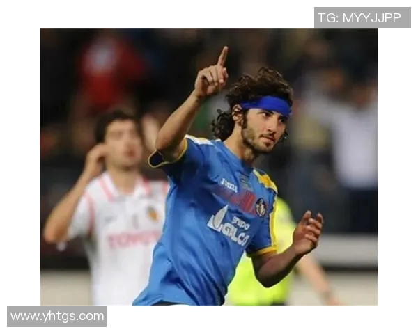 足球明星与挚友的传奇旅程共同追逐梦想与荣耀的故事